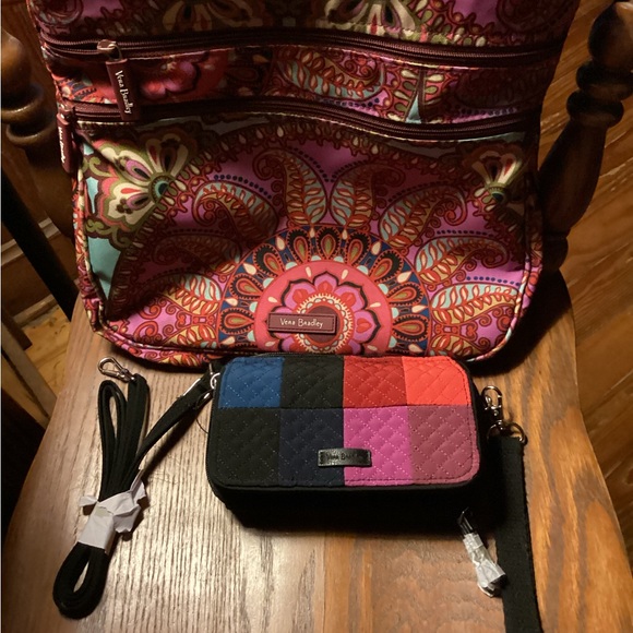 Vintage Vera Bradley Resort Medallion Pattern, Crossbody - Picture 2 of 8